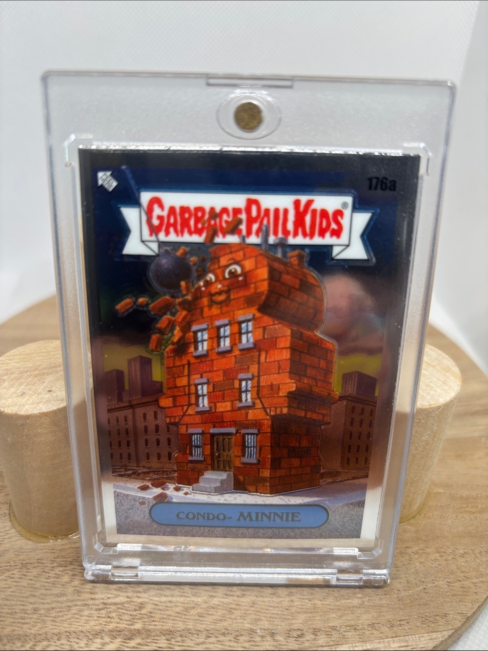 Garbage Pail Kids Condo-Minnie Trading Card - Red